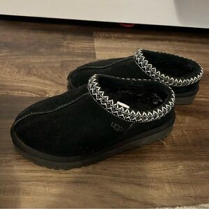 UGGs black Tasman slipper